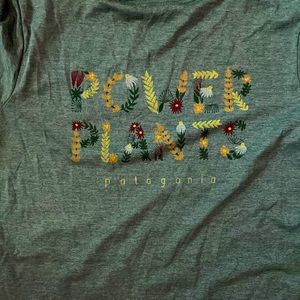 Women’s Patagonia capilene size medium